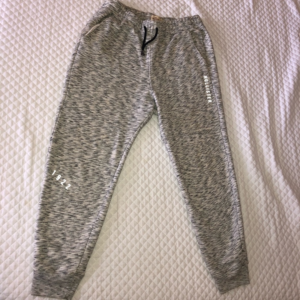 Hollister joggers